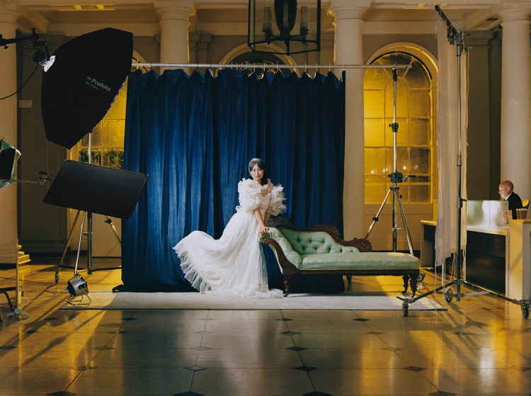 1. Hanna Moon, Heejin in Seamen’s Hall, 2018 © Hanna Moon, Somerset House (1)