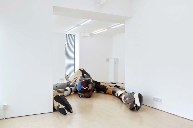 Dark Air, a solo show by Gray Wielebinski curated by Martin Mayorga and Vanessa Murrell at SEAGER Gallery © DATEAGLE ART 2019_1